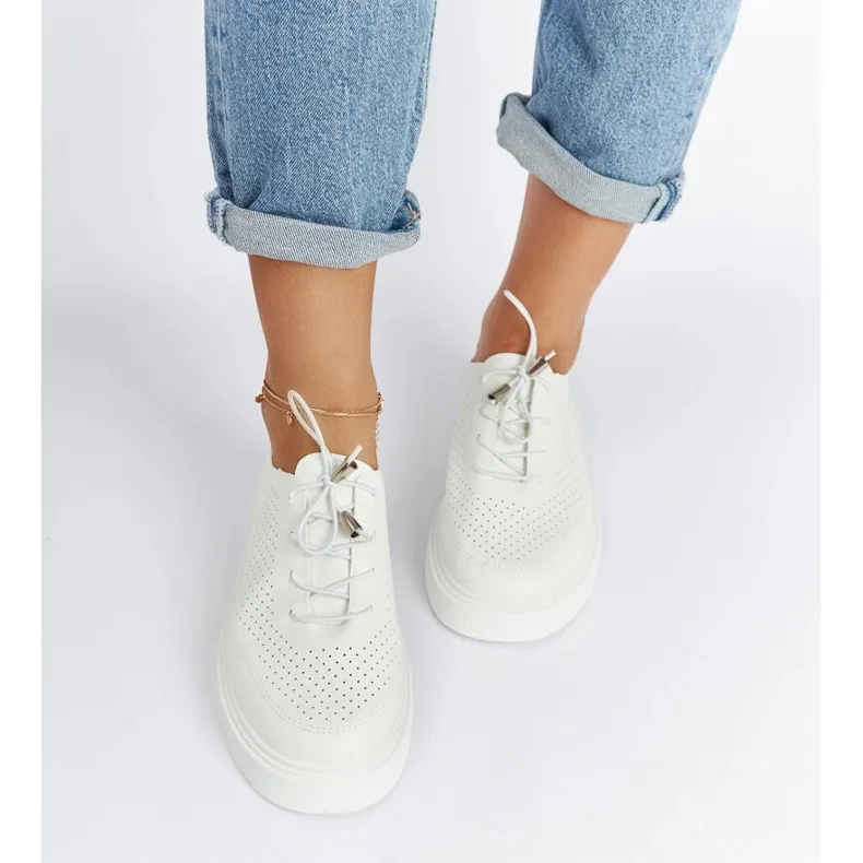 Laytonville witte geperforeerde sneakers